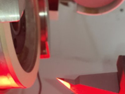 grinding PCD cutting tools