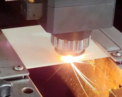 laser cutting ceramic blades